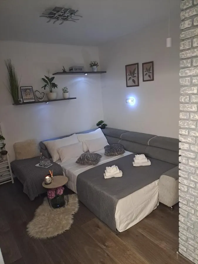 Studio Apartman Natasha
